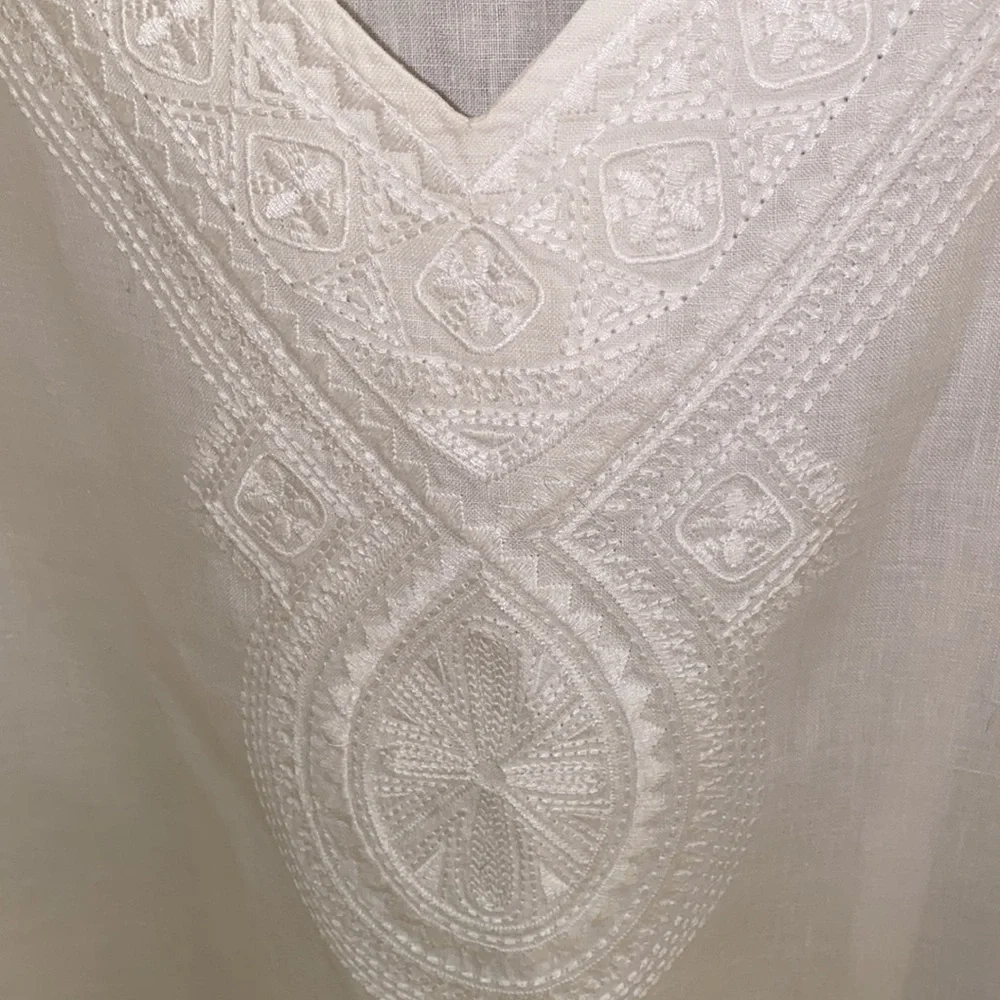 Tommy Bahama embroiled linen tunic beach cover-up - Picture 5 of 8